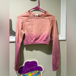 Gymshark Women's Peach to Magenta Ombre Crop Top
